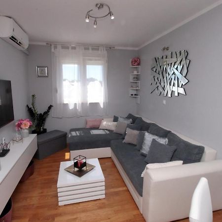 Apartamento Apartman *Sanja* Omiš Exterior foto