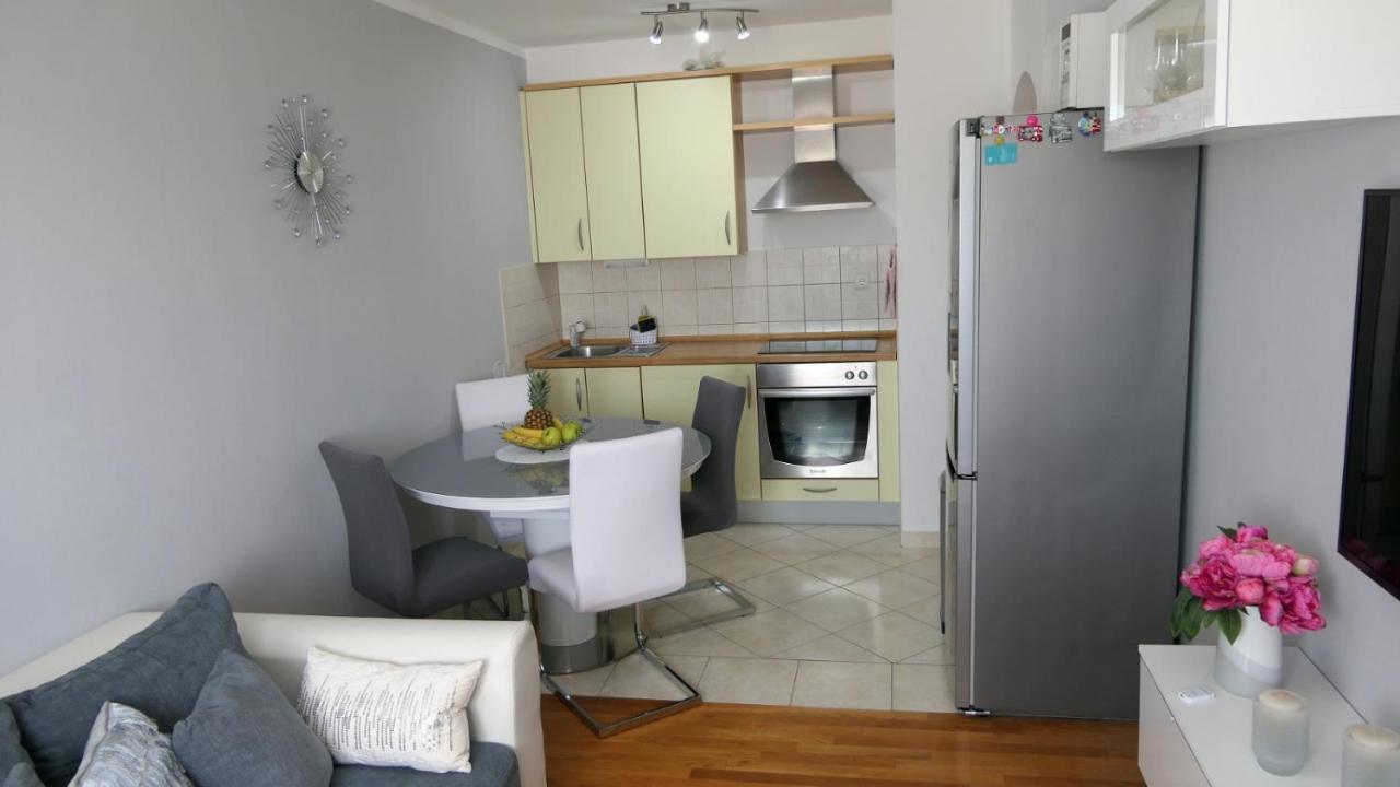 Apartamento Apartman *Sanja* Omiš Exterior foto