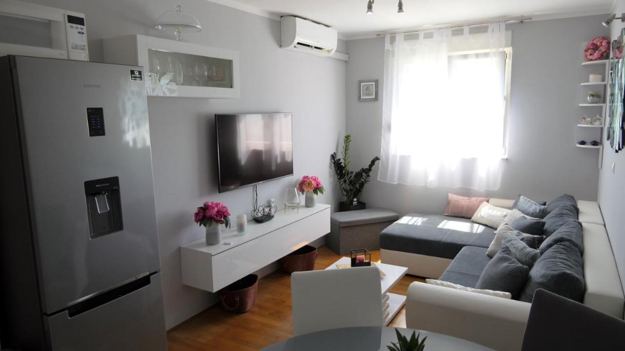 Apartamento Apartman *Sanja* Omiš Exterior foto