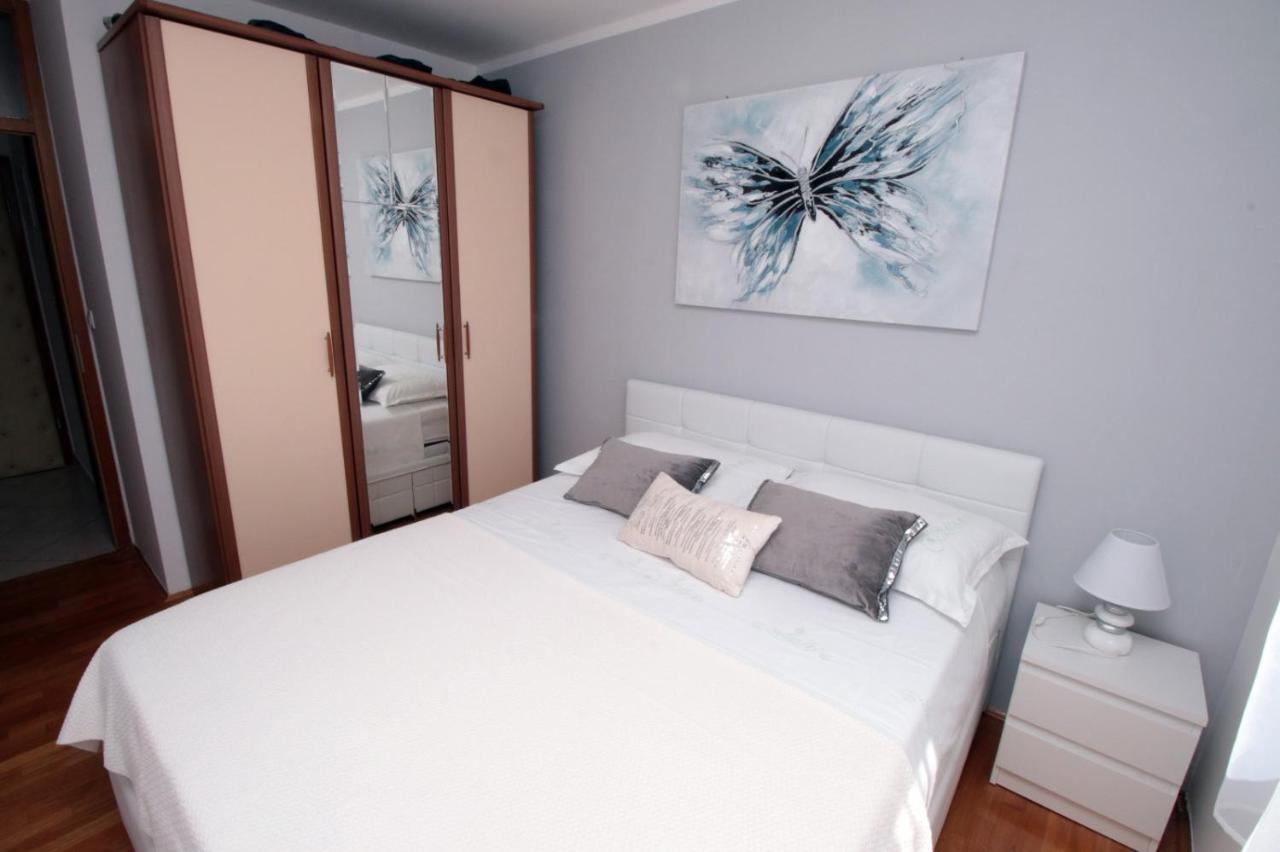 Apartamento Apartman *Sanja* Omiš Exterior foto
