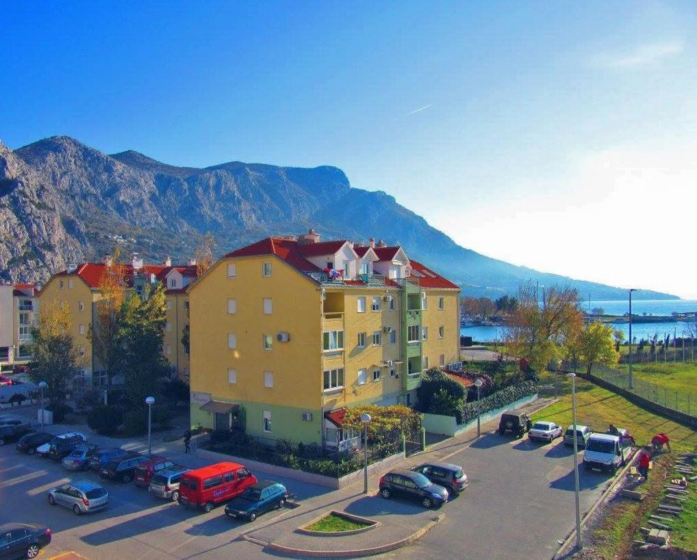Apartamento Apartman *Sanja* Omiš Exterior foto